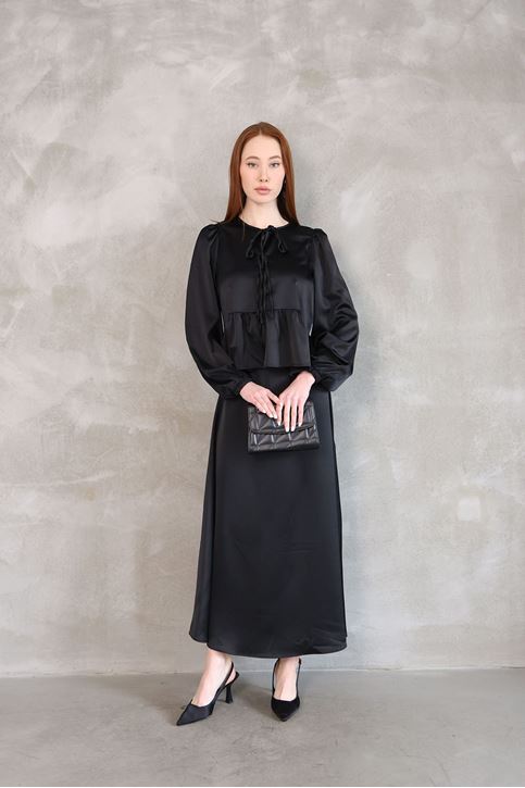 Yaka Biye Detay Etekli Takım-Siyah