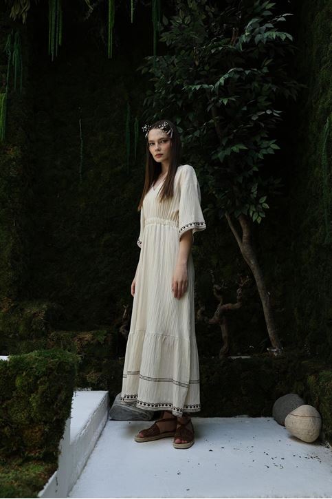 Kol ve Etek Nakışlı Elbise - Taş